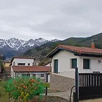Mirando A Picos De Europa Holiday home Potes