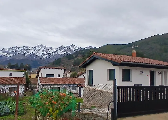 Mirando A Picos De Europa Holiday home Potes